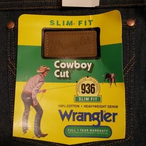 Wrangler 936 Slim Fit cowboy cut jeans
